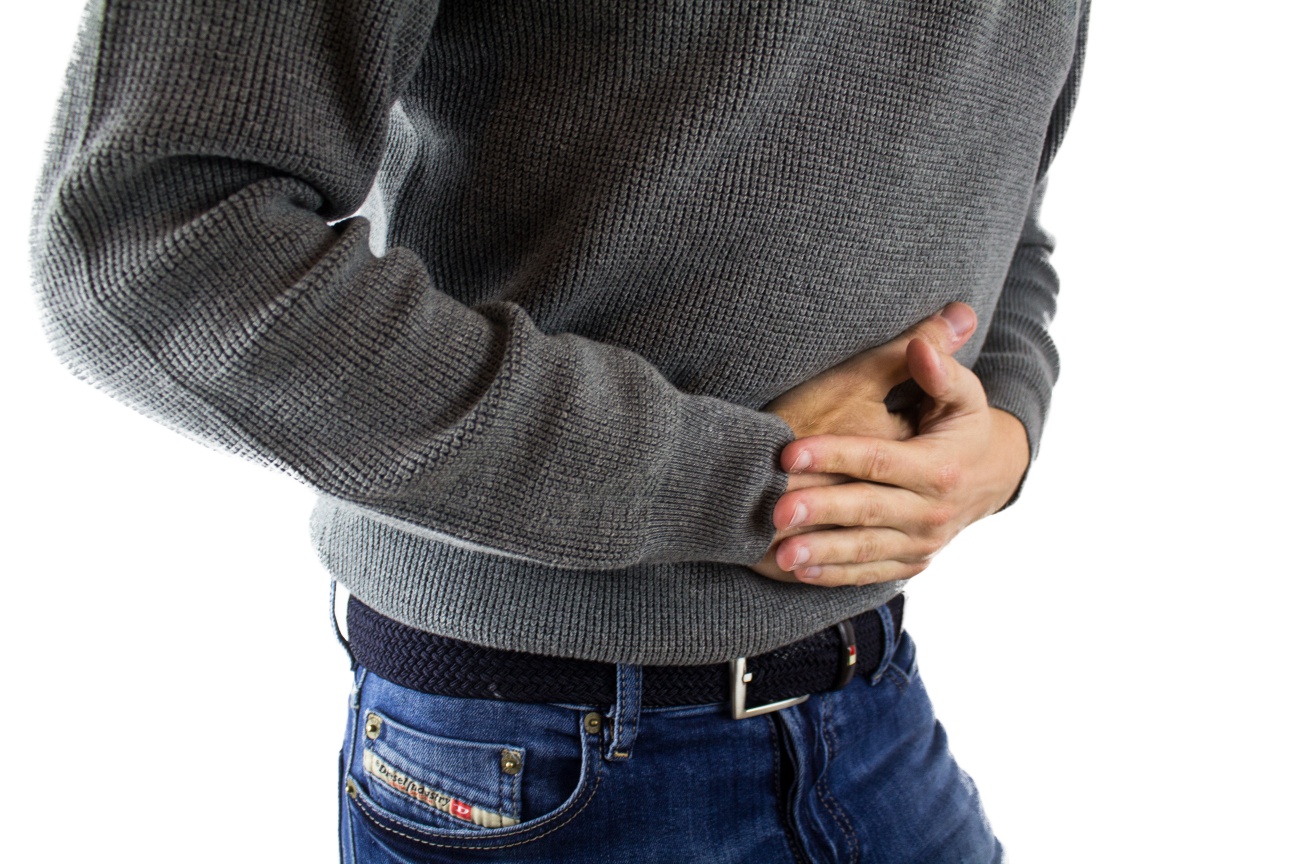 les brûlures d'estomac arrivent environ deux heures après le repas. Sachez que entre l'estomac et l'oesophage n'est pas étanche à 100%. C'est pour cela que bien souvent l'acidité remonte
