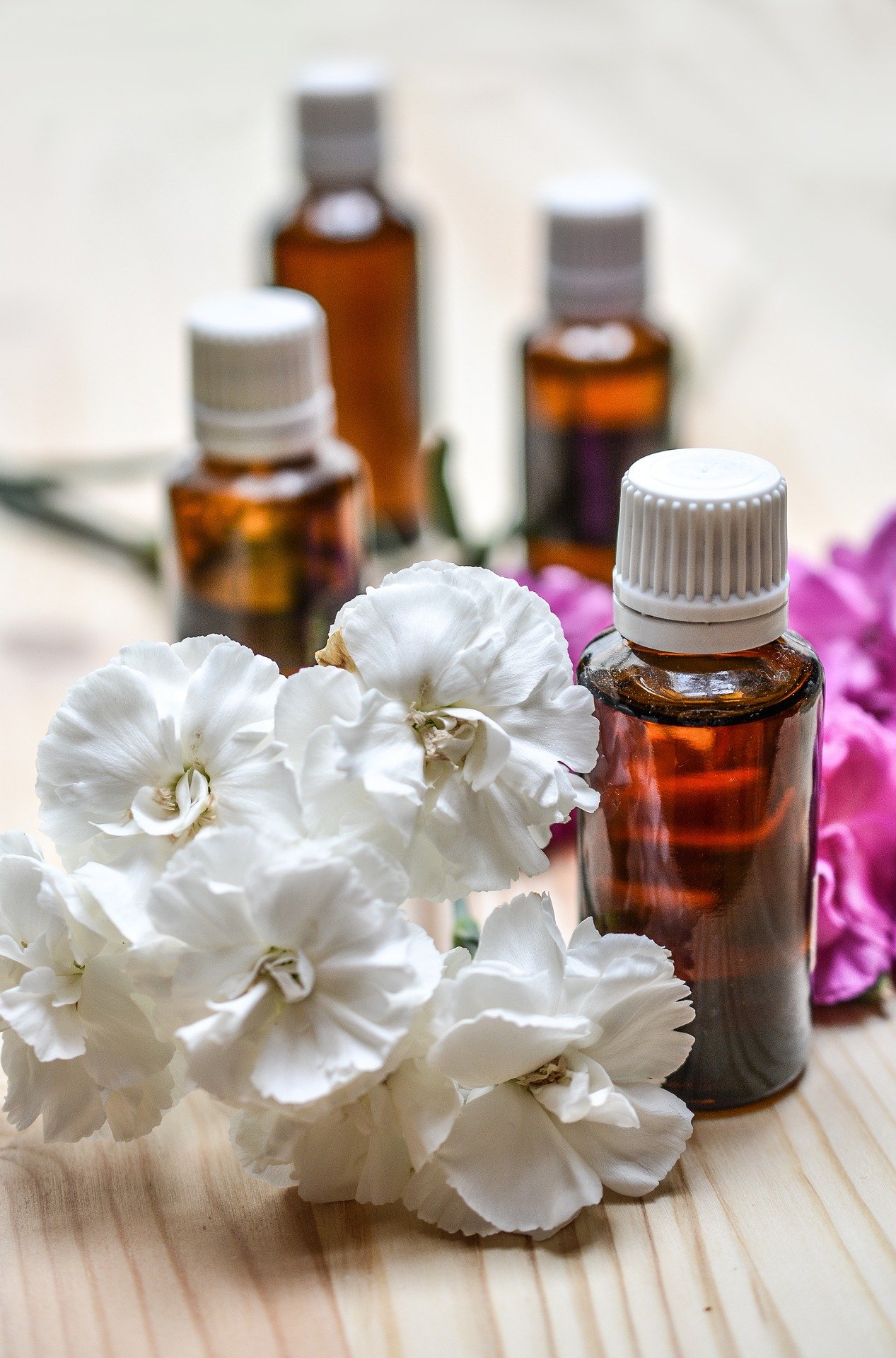 Chaque huile essentielle possède un ensemble de propriétés, d'utilisations et d'effets curatifs uniques. La combinaison d'huiles essentielles pour créer un mélange synergique procure encore plus de bienfaits.