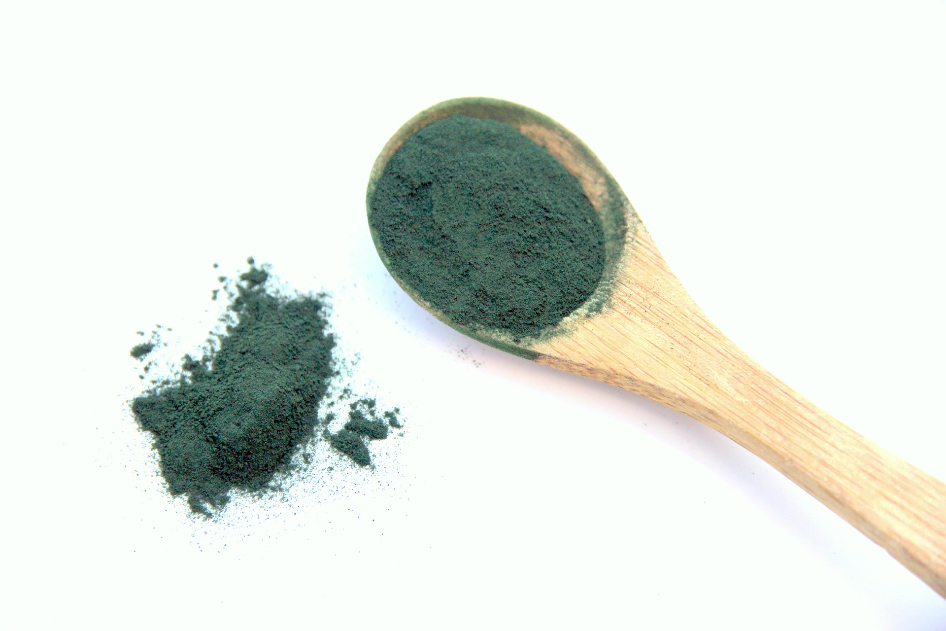 Les Aztèques utilisaient également la Spiruline pour traiter diverses maladies. La Spiruline augmente également la production d'oxyde nitrique dans votre corps