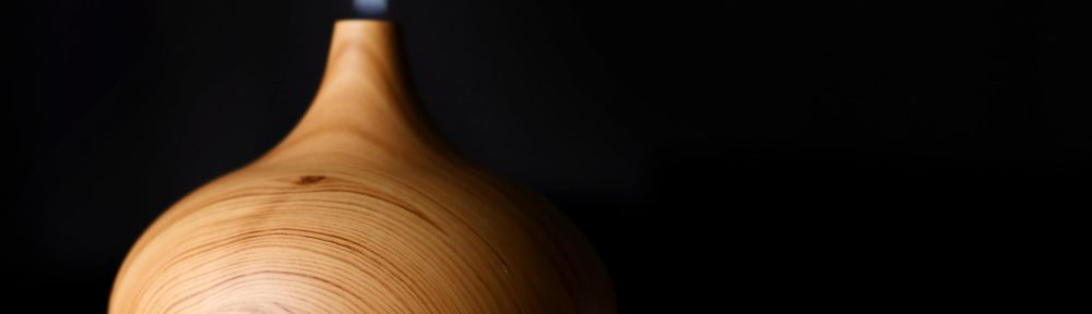 Les huiles essentielles inhalées, en tant qu'aromathérapie, ont des effets mesurables sur le corps et l'esprit humains